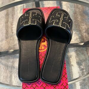Tory Burch Double T Sport Slide in Black Sz 9.5 In Excellent Pre-Loved Condition